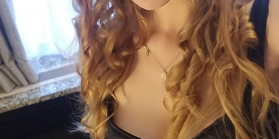 Enchanting Exquisitely beautiful Tall Blonde Naughty Goddess seeks sensual play partner in Seattle!