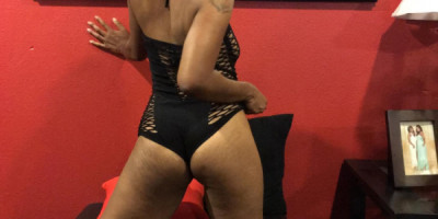 READ AD sexy bombshell outcalls only 100 REAL READY FOR OLDER MEN -friendly model providing up