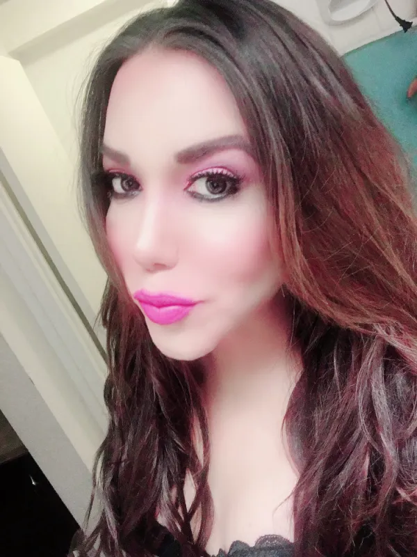 La Coquetas Avatar Bg