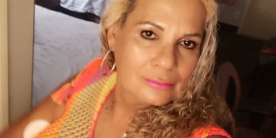 Sexy madure woman colombiana Hello my name is JENNIFER IM VISITING NEW MONTERREY hablo es