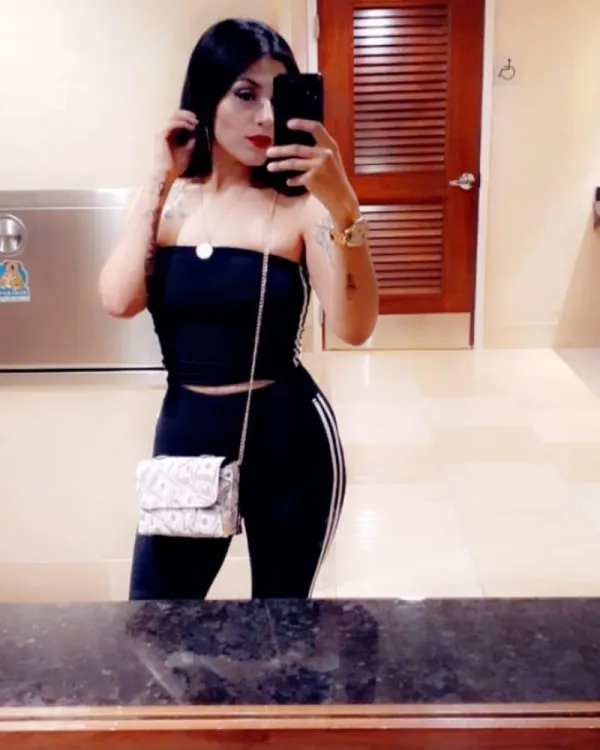 Malika Spentzo Avatar Bg