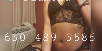 Diamond aquafina Slippery when wet ALL NATURAL Body waiting to give you an incredible experienc