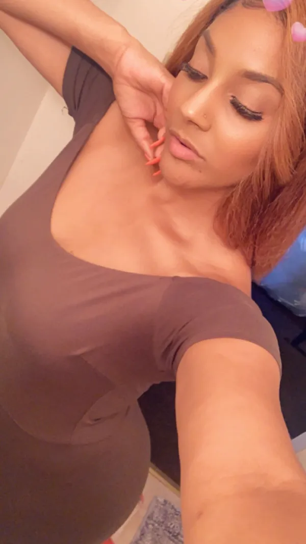 Adriana Sky Avatar Bg