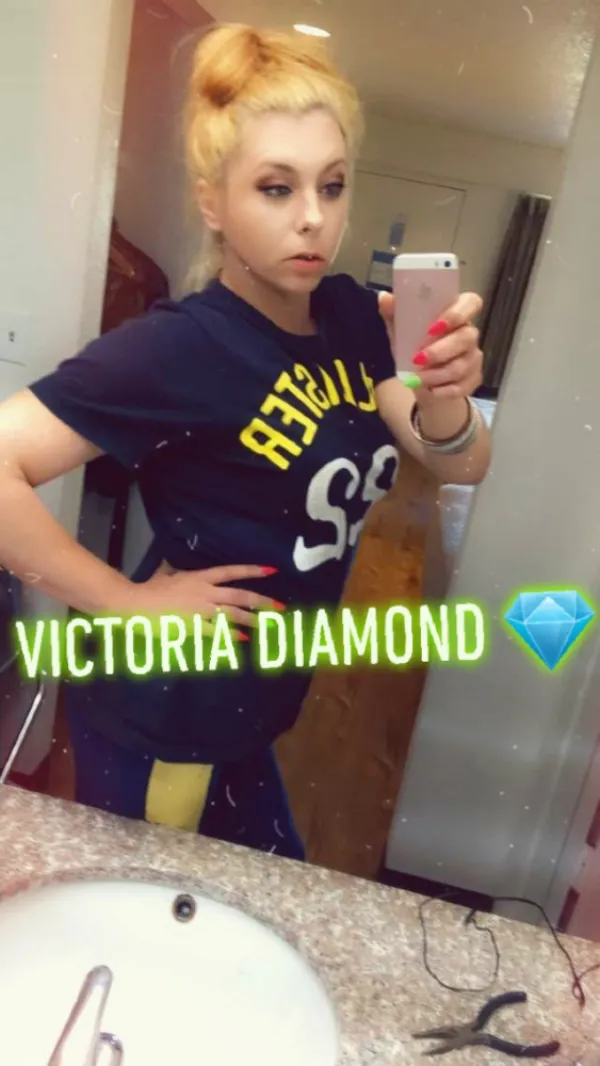 Victoria Diamond Avatar Bg
