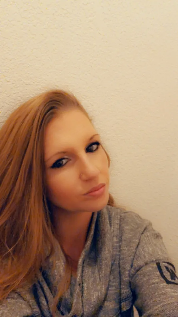Courtney Minx Avatar Bg