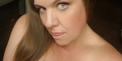 Sexy thick snow bunny at your service Available now for your pleasure. My place or yours.