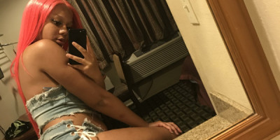 Sexy Soothing Welcoming Bombshell Highly Skilled With A Talents
