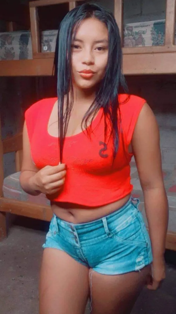 Leticia Avatar Bg