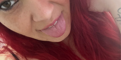 Thick submissive redhead ready to please you