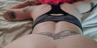 PRETTY PETITE MILF SNOWBUNNY of your Dreams