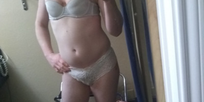 Khloe Cox Bi Versatile in San Antonio. I specialize in couples but off