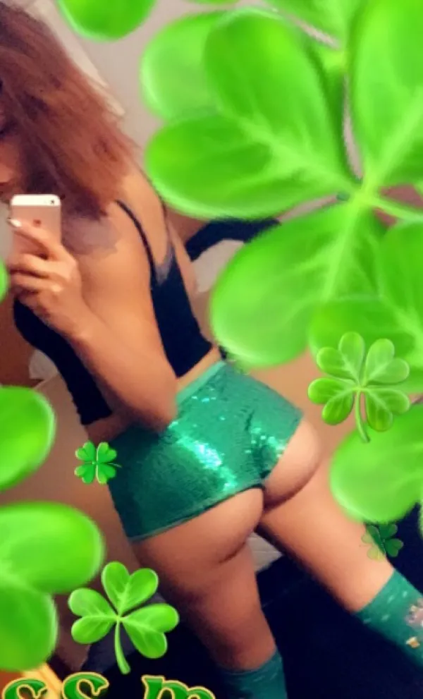MinnieMia Avatar Bg