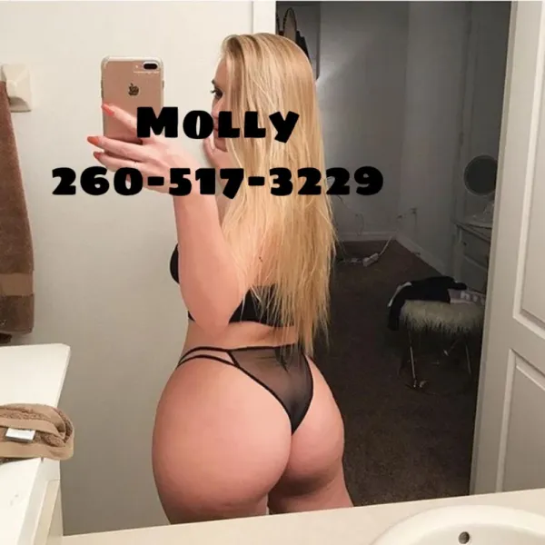 MollyCakes4 Avatar Bg