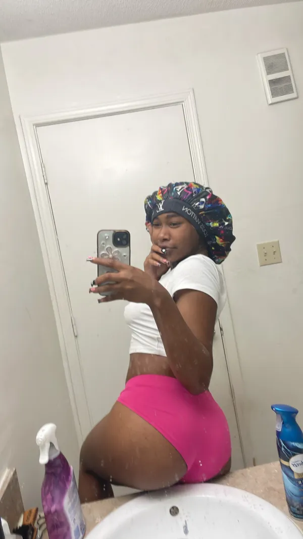 Yourstrulyslimm Avatar Bg