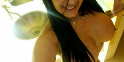 CHICA CALIENTE EN EL SEXO HOLA SOY NAYROBI SEXO SERVIDORA WHATSAPP 864-568-1894 HOLA