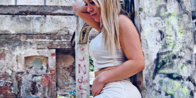 Tu scort favorita Hola me publico para ofrecerme como tu scort poder pasar u