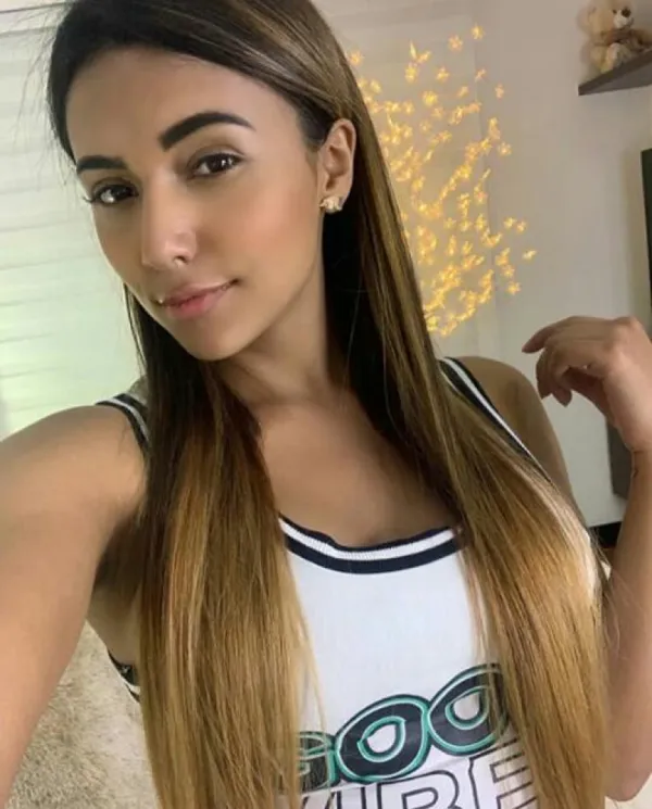 Camila Salazar Avatar Bg