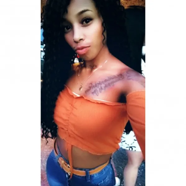 Canela Avatar Bg