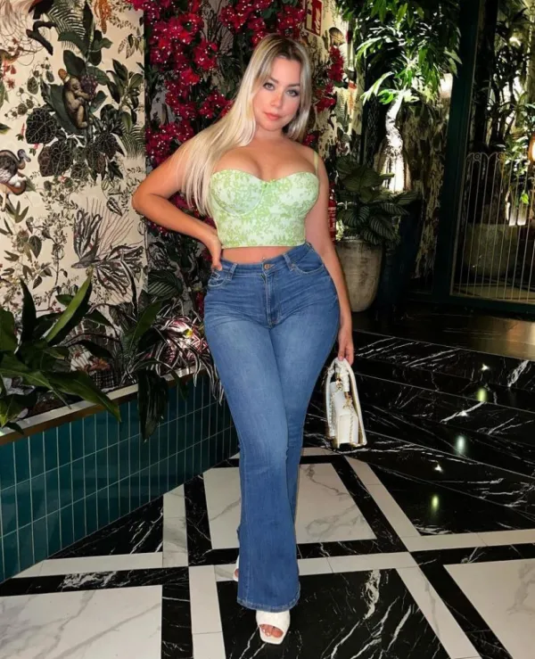 BELLA VIP ESCORT VNZLA Avatar Bg